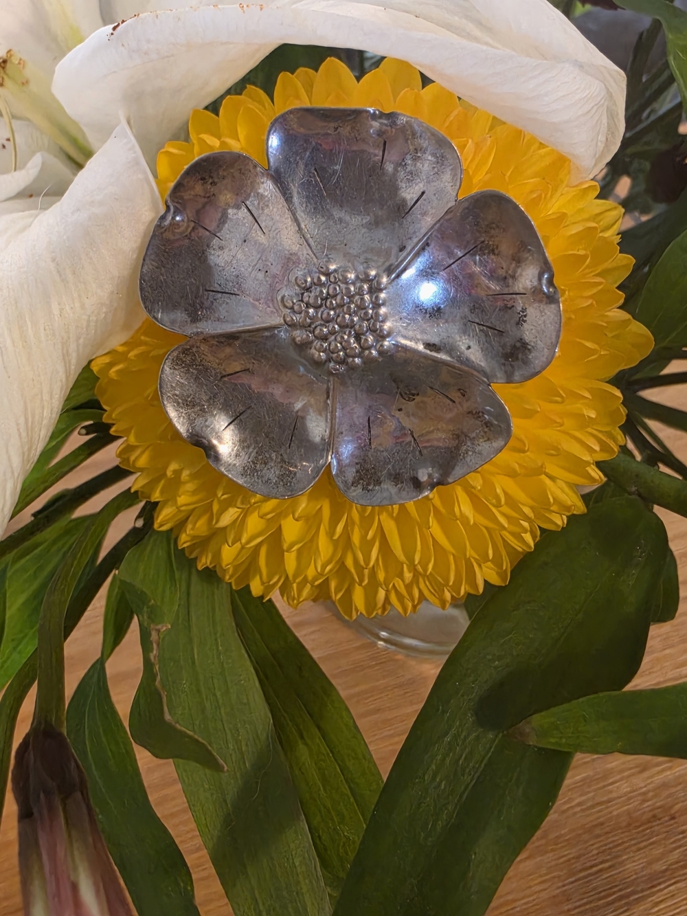 VTG Stuart Nye Hand Wrought Sterling Silver Anemone Flower Brooch Pin